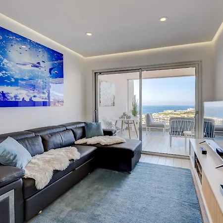 Blue Lagoon - Ocean View Penthouse With Airco & Heated Pool شقة