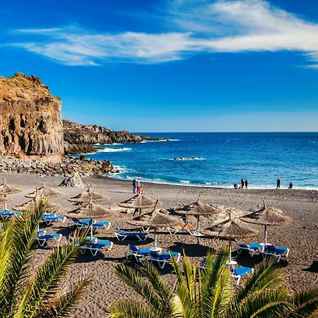 Blue Lagoon - Ocean View Penthouse With Airco & Heated Pool شقة *