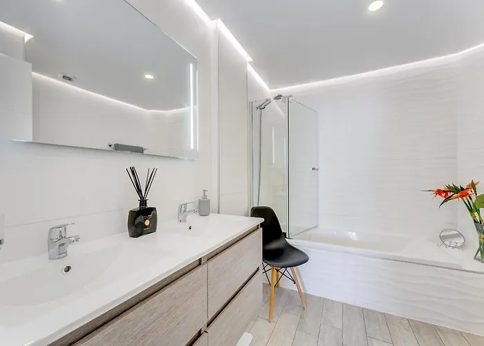 Blue Lagoon - Ocean View Penthouse With Airco & Heated Pool شقة أذيخي