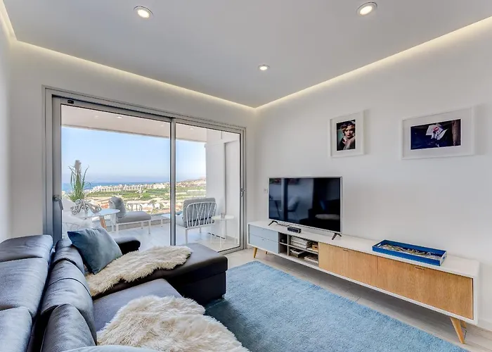 Blue Lagoon - Ocean View Penthouse With Airco & Heated Pool *